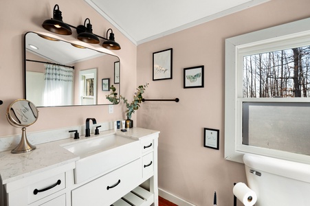 Above It All - Upper Level Primary Suite Bathroom