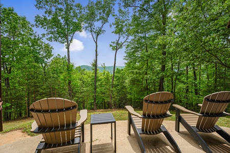 Moonlight Lodge - Catch the Sunrays from the Hot Tub Patio