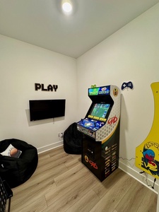 A Stoney Marina- Arcade Room