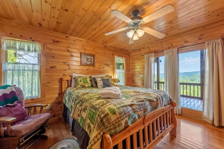 Choctaw Ridge - Entry Level Guest Queen Bedroom