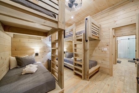 Alpine Vista - Lower Level Bunk Bedroom