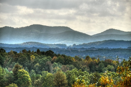 Peaceful, Easy Feeling - Stunning Valley and Mountain Views