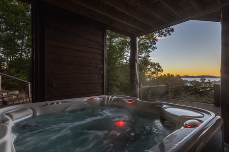 Lookout Lodge - Covered Hot Tub with Stunning Views