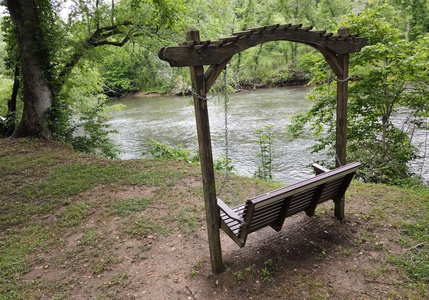 Hidden Creek Cabin: Toccoa River Pavilion Park Bench Swing