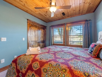 Blue Ridge Cottage - Lower Level King Bedroom