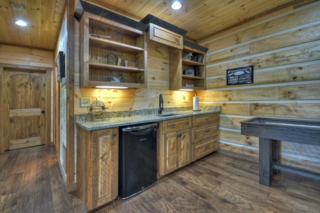 Deer Trails Cabin - Lower Level Wet Bar