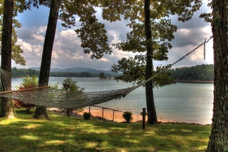 Blue Ridge Lake Retreat - Lakefront Hammock