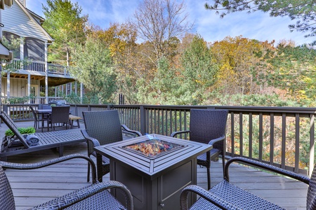 Bear Pause Cottage - Firepit Area