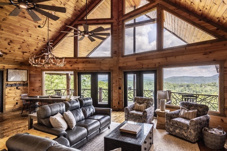 Lookout Lodge - Living Room