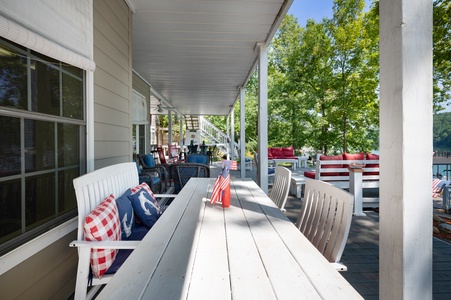 Lakeview Lounge - Lower Level Deck Dining Area