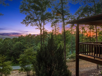 Soaring Hawk Lodge - Entry Level Deck View