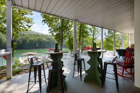 Lakeview Lounge - Lower Level Deck Seating