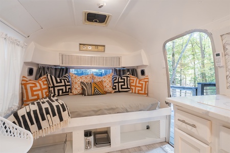 Easy Tiger - Airstream lounge space