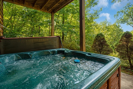 Morning Breeze - Covered Hot Tub