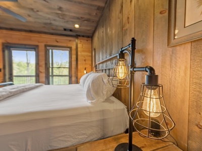 The Bird's Nest - Lower Level Guest King Bedroom