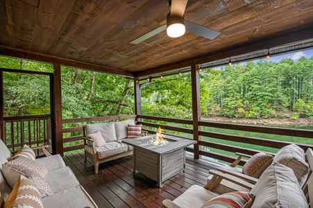 Around the Bend - Entry Level Deck Lounge Area