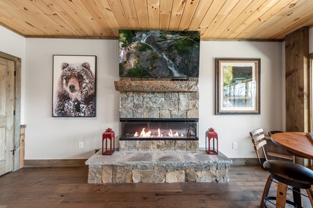 Big Top of Blue Ridge: Level Living Room