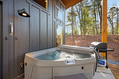 Forest Love: Hot Tub