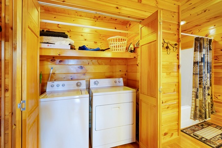 Panoramic Paradise: Laundry Room