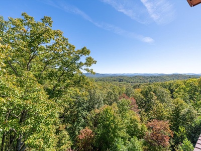Rising Star Lodge - Balcony View