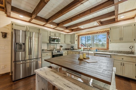 Sugar Creek - Main House Custom Dining Area