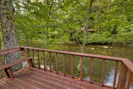 Toccoa Mist- Viewing platform of the river