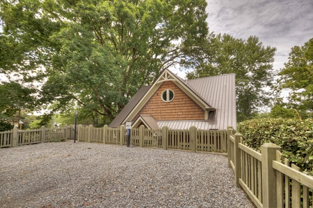 Blue Ridge Cottage - Driveway Access