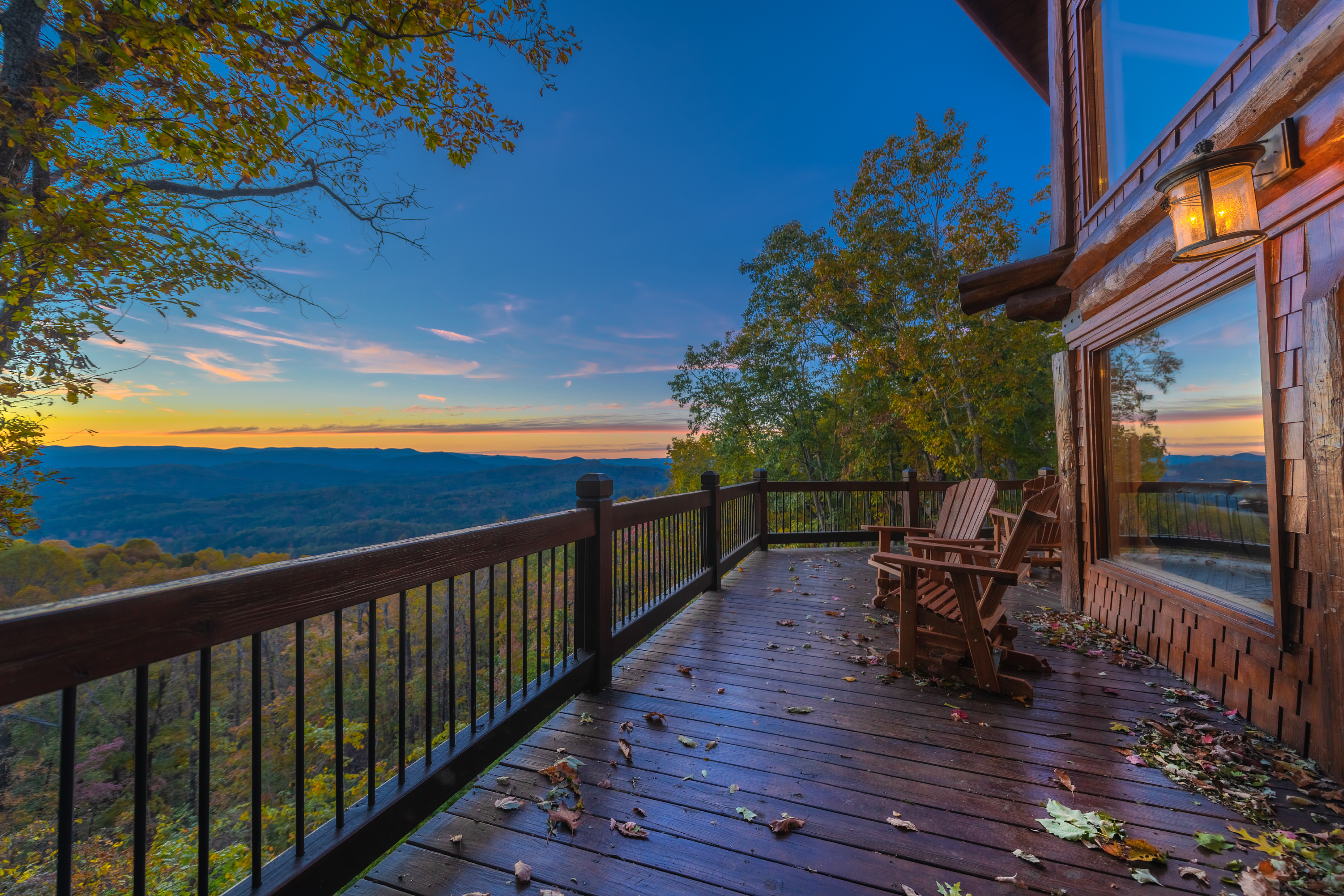 Saddle Lodge - Long Range Mountain and Valley Views