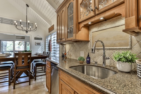 Lake View Bliss - Kitchen