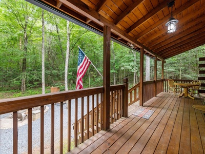 Lazy Bear Cove- Front porch