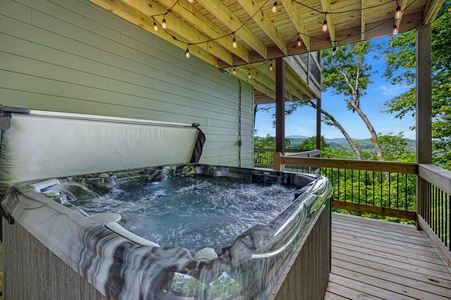 Happy Hour Heights - Lower Level Deck Hot Tub
