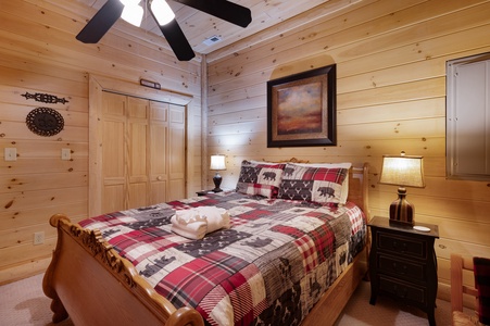 Celtic Clouds - Lower Level Queen Bedroom