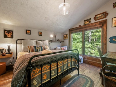 River Joy Lodge- Upper Level Queen Guest Bedroom