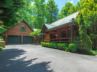 Babbling Brook- Front view of the cabin