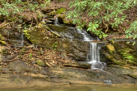Hothouse Hideaway- Creek view waterfall