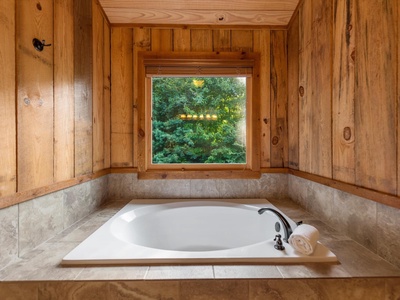 Crows Nest- Master bathroom