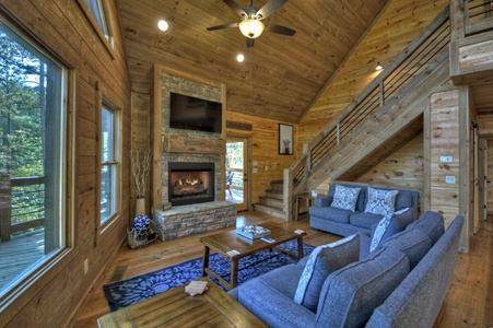 Cedar Ridge- Living room area with loft access