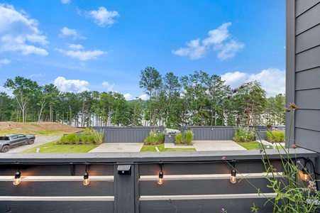 A Stoney Marina - Entry Level Deck View