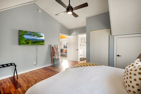 Above It All - Upper Level Primary Suite
