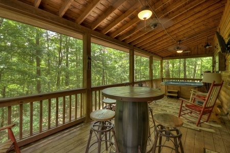 Serendipity - Entry Level Screened-In Porch