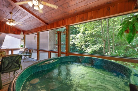 Awesome Retreat- Screened in deck seating with a hot tub