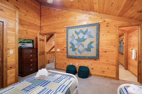 Hazy Hideaway - Upper Level Twin Bedroom