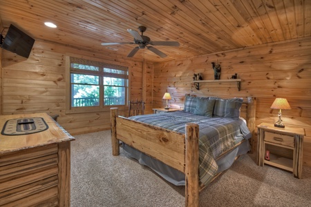 Whippoorwill Calling - Lower Level Queen Bedroom