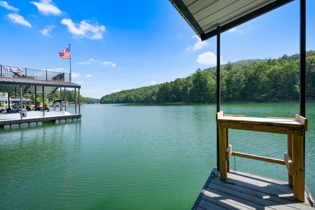 Lakeview Lounge - Dock Area's View