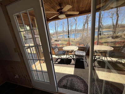 Blue Ridge Lake Retreat - Cottage Private Screened Patio