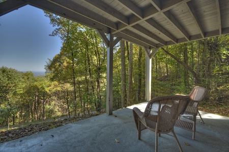 Ridgetop Pointaview- Lower level patio with mountain views