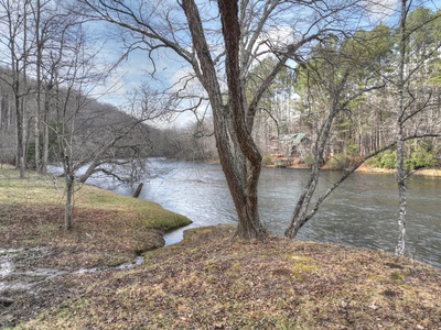 River Lodge - Toccoa River view, perfect for fishing