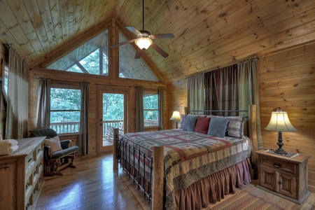 Aska Lodge- Upper king master suite with a private balcony access