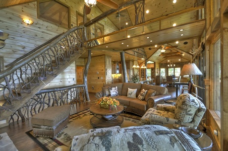 The Vue Over Blue Ridge- Living area with a loft view