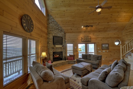 Blue Jay Cabin- Living room area